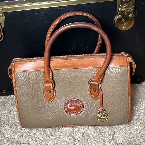 Vintage Biscotti Shortbread Dooney and Bourke AWL Shoulder  bag - Picture 1 of 13